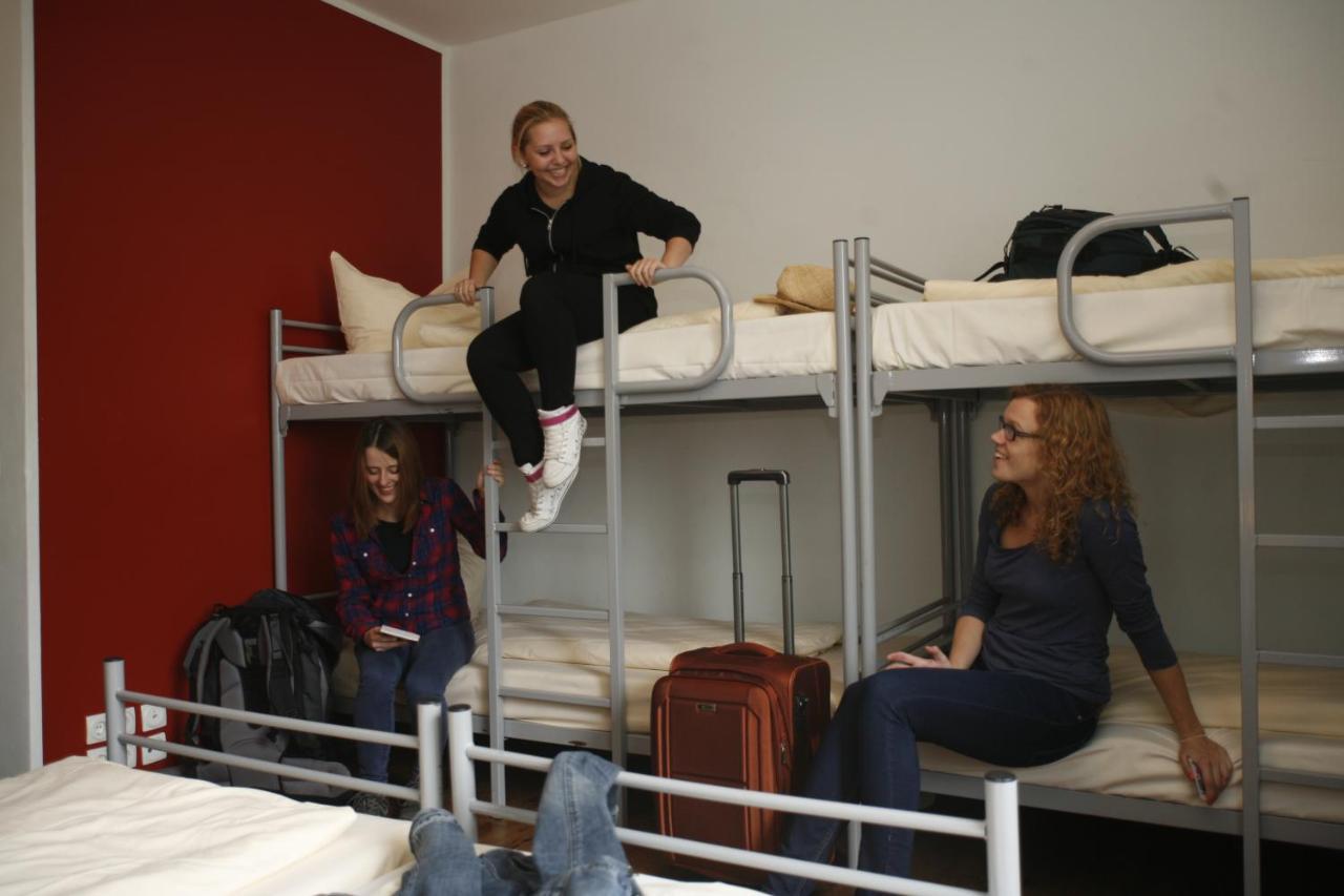 Happy Bed Hostel Berlino Esterno foto